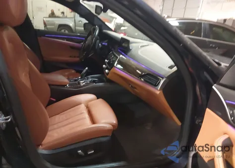 2020 BMW 530I xDrive z USA, uszkodzony, nr VIN WBAJR7C02LCD13276